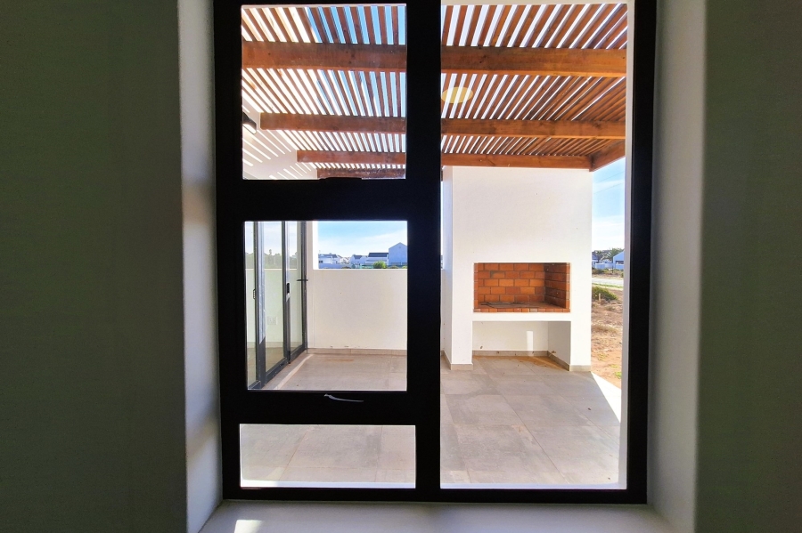 3 Bedroom Property for Sale in Brittania Beach Estate Western Cape
